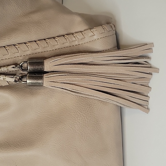 Steve Madden Tote Bag - Picture 6 of 10